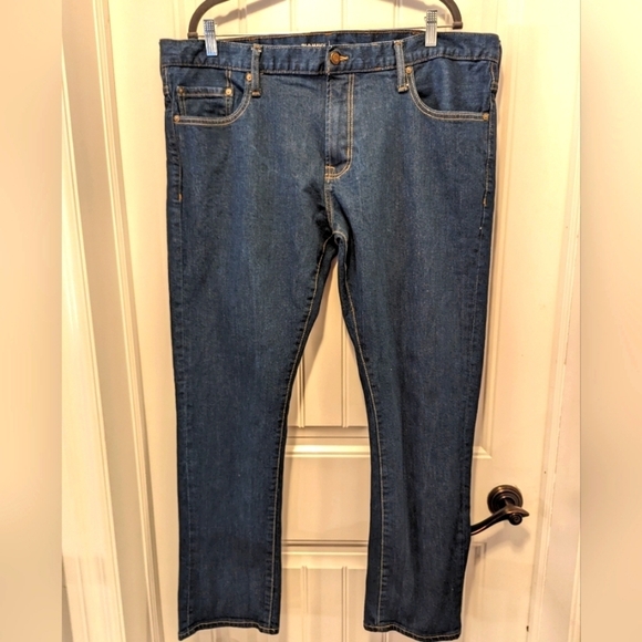 Old navy men's stain Resistant jeans size 42/32 - Picture 1 of 10